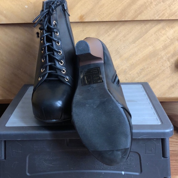 Boot heels - Picture 3 of 4